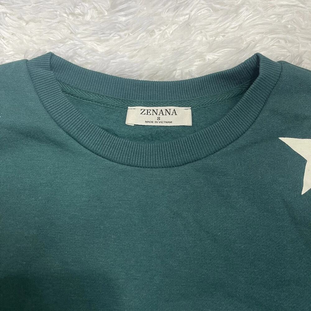 Zenana Women's Oversized Green Sweater w/ White Stars Crew Neck Large - Picture 10 of 11